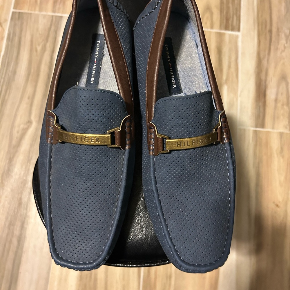 Tommy Hilfiger men blue driving shoes:10M like new. Very good condition